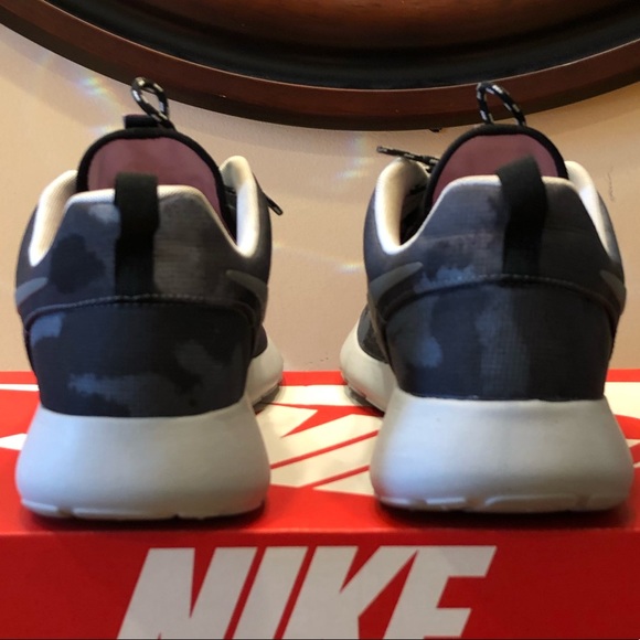 Nike Roshe Run Print Grey Camo Unisex Sneakers - Picture 5 of 8
